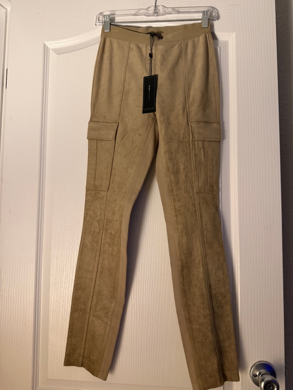 New BCBGMaxAzria Khaki-Tan Cargo Suede-Effect Pants Sz Xs.